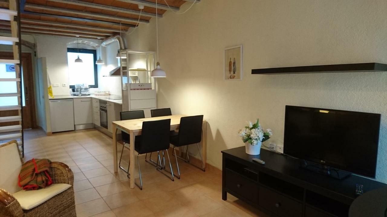 Cal Ton Apartment